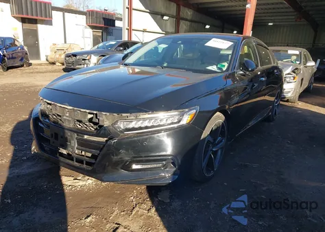 2018 Honda Accord Touring z USA, uszkodzony, nr VIN 1HGCV1F92JA103170